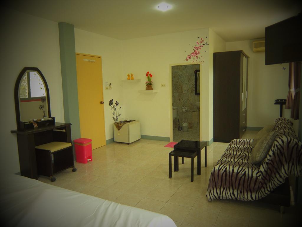 สิมิลัน Hotel หาดบางเทา ภายนอก รูปภาพ
